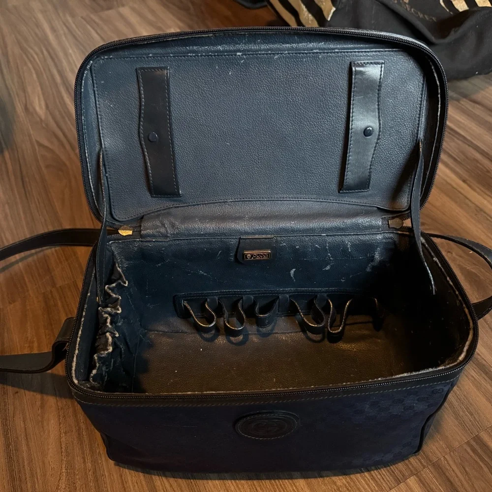 Vintage AUTHENTIC Gucci train/toiletry bag